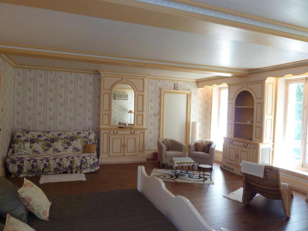 Chateau De Lacaze Bed & Breakfast Lagarrigue  Luaran gambar